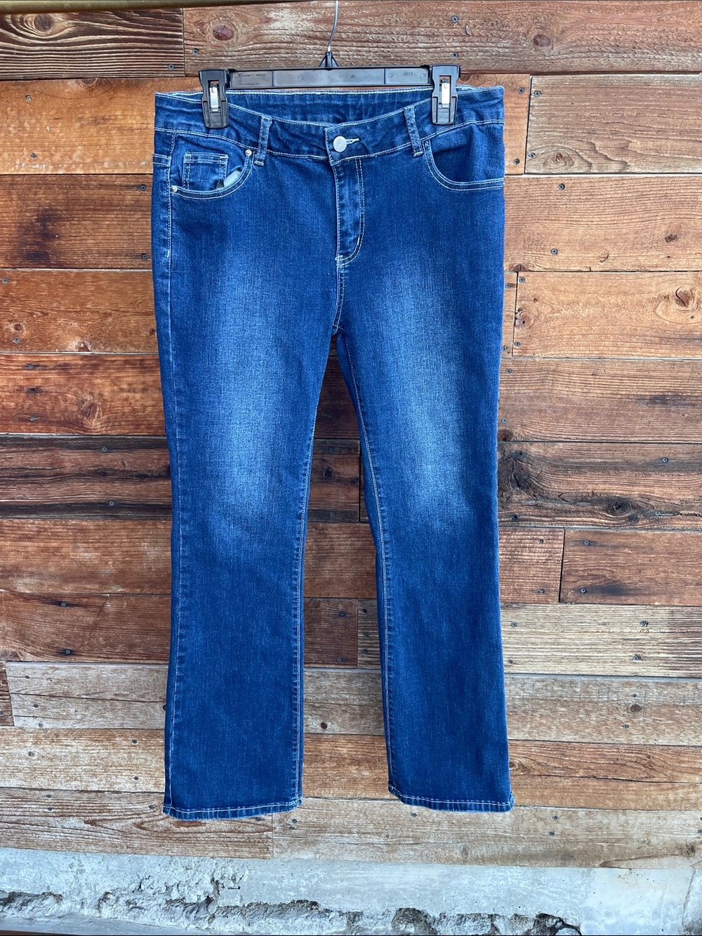 SHEIN Women’s Bootcut Jeans Blue Embroidered Back Pockets Size L (US 8/10)